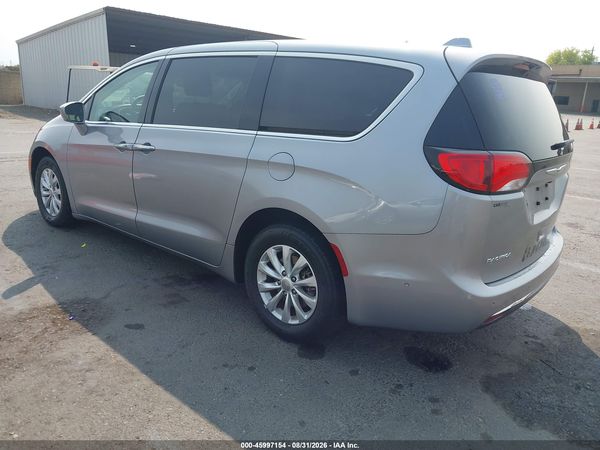 2019 CHRYSLER PACIFICA TOURING PLUS — I3