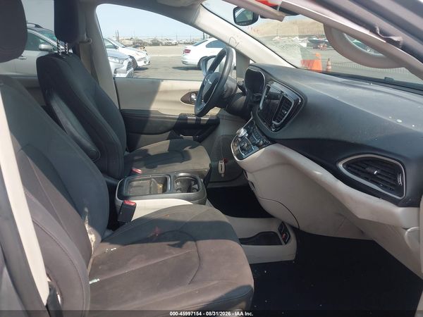 2019 CHRYSLER PACIFICA TOURING PLUS — I5
