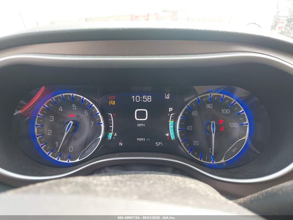 2019 CHRYSLER PACIFICA TOURING PLUS — I7