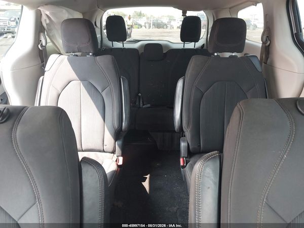 2019 CHRYSLER PACIFICA TOURING PLUS — I8