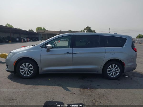2019 CHRYSLER PACIFICA TOURING PLUS — I117