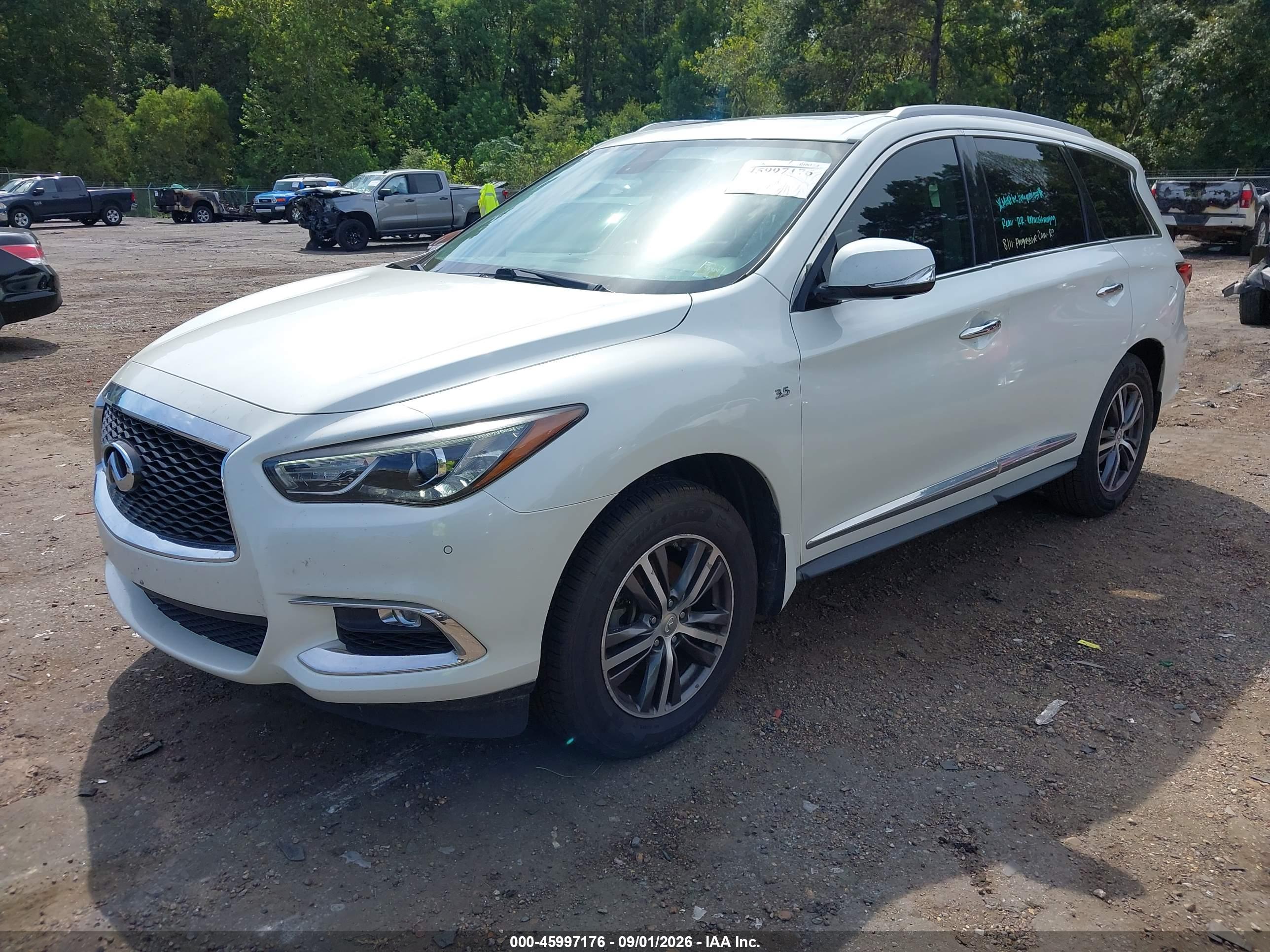 2017 INFINITI QX60 — I2