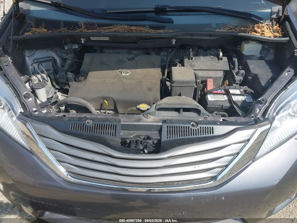 2014 TOYOTA SIENNA XLE 7 PASSENGER