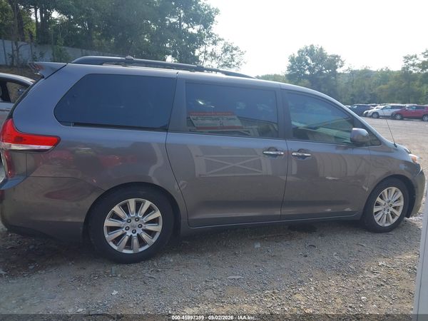 2014 TOYOTA SIENNA XLE 7 PASSENGER
