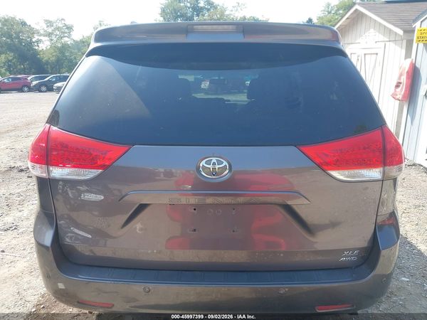 2014 TOYOTA SIENNA XLE 7 PASSENGER