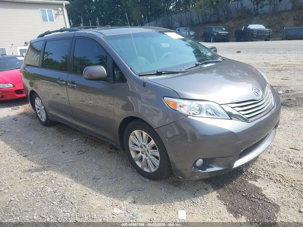 2014 TOYOTA SIENNA XLE 7 PASSENGER
