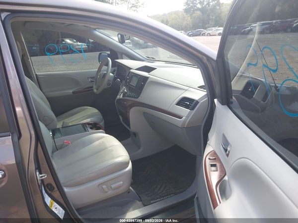 2014 TOYOTA SIENNA XLE 7 PASSENGER