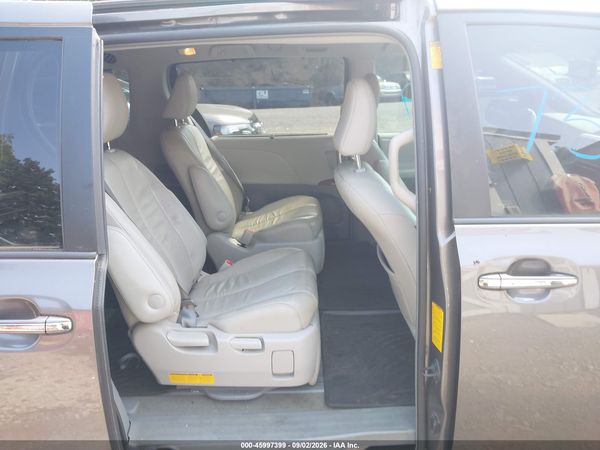 2014 TOYOTA SIENNA XLE 7 PASSENGER