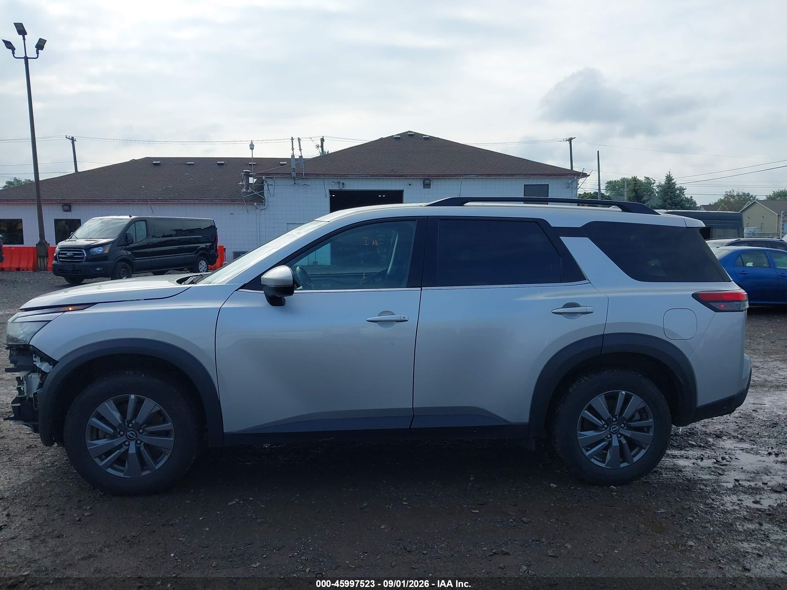 2025 NISSAN PATHFINDER SV 4WD