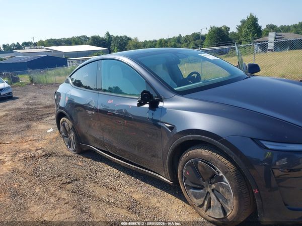 2026 TESLA MODEL Y — I6