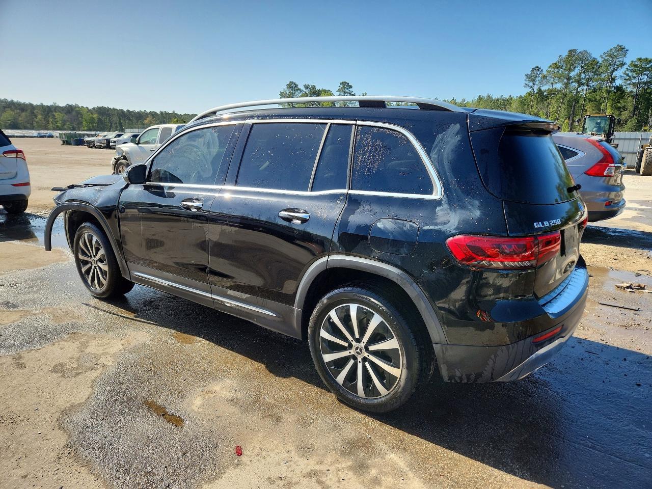 2022 MERCEDES-BENZ GLB GLB250