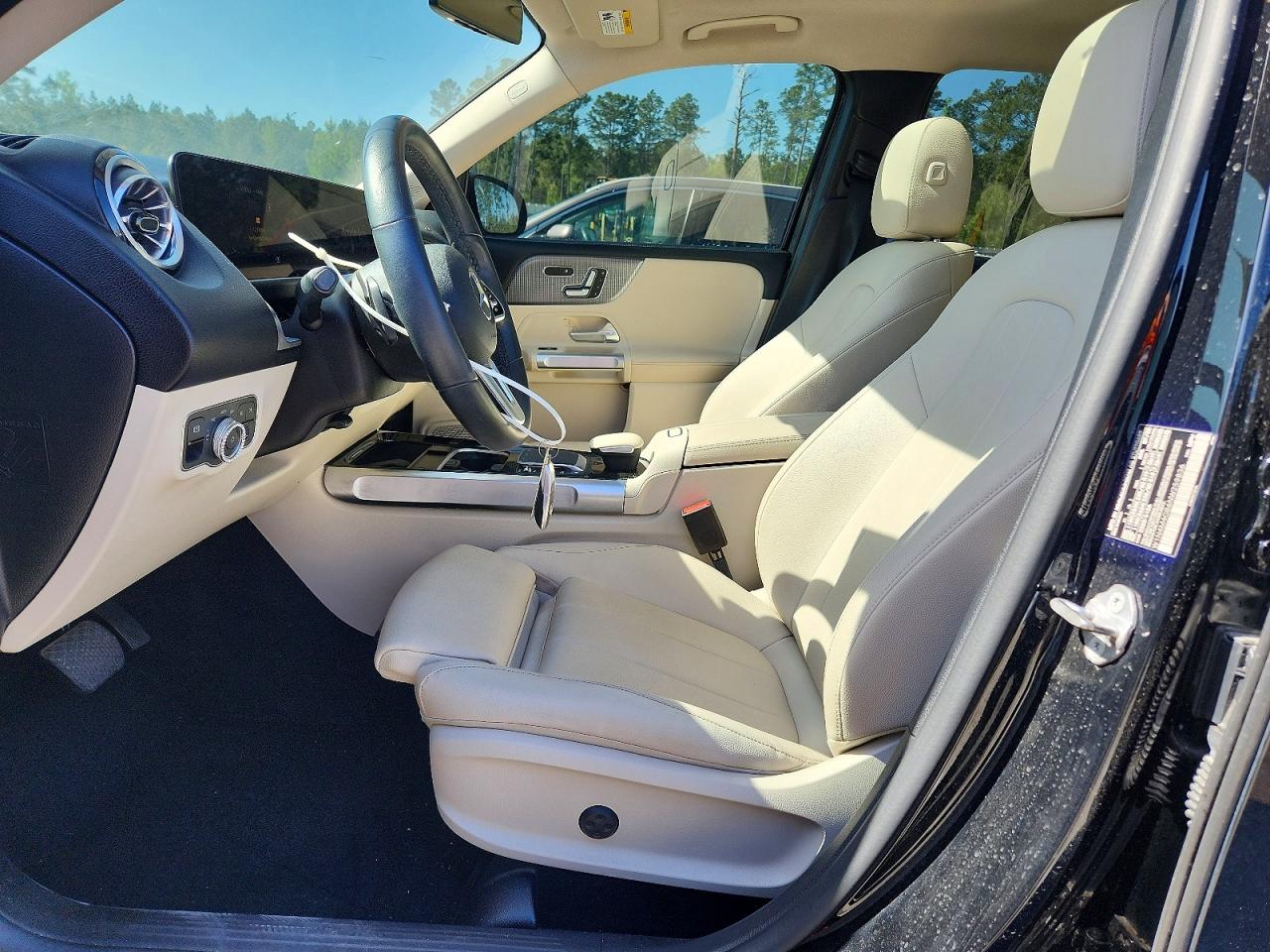 2022 MERCEDES-BENZ GLB GLB250
