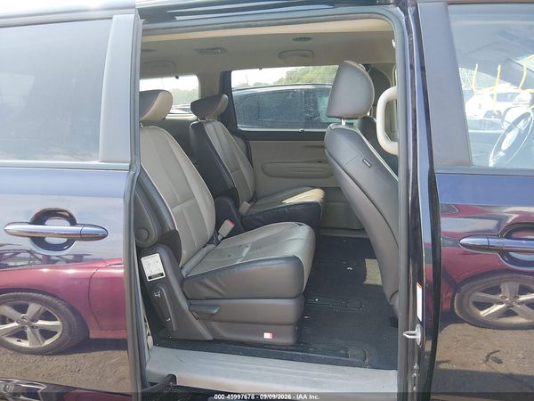 2018 KIA SEDONA LX — I8