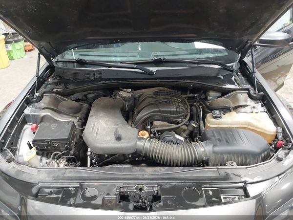 2013 CHRYSLER 300 300S — I10