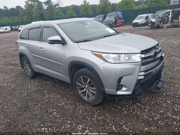2017 TOYOTA HIGHLANDER XLE — I1