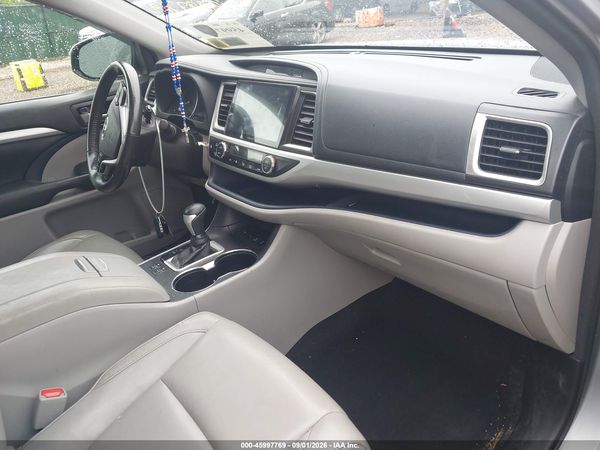 2017 TOYOTA HIGHLANDER XLE — I5