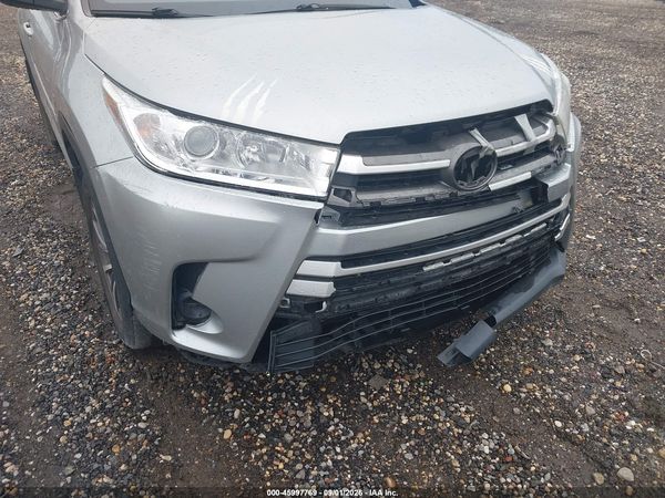 2017 TOYOTA HIGHLANDER XLE — I6