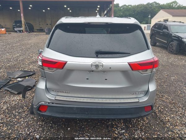 2017 TOYOTA HIGHLANDER XLE — I119