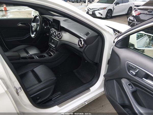 2020 MERCEDES-BENZ GLA 250 GLA250 — I5