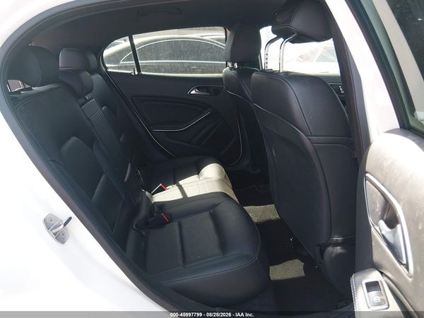 2020 MERCEDES-BENZ GLA 250 GLA250 — I8