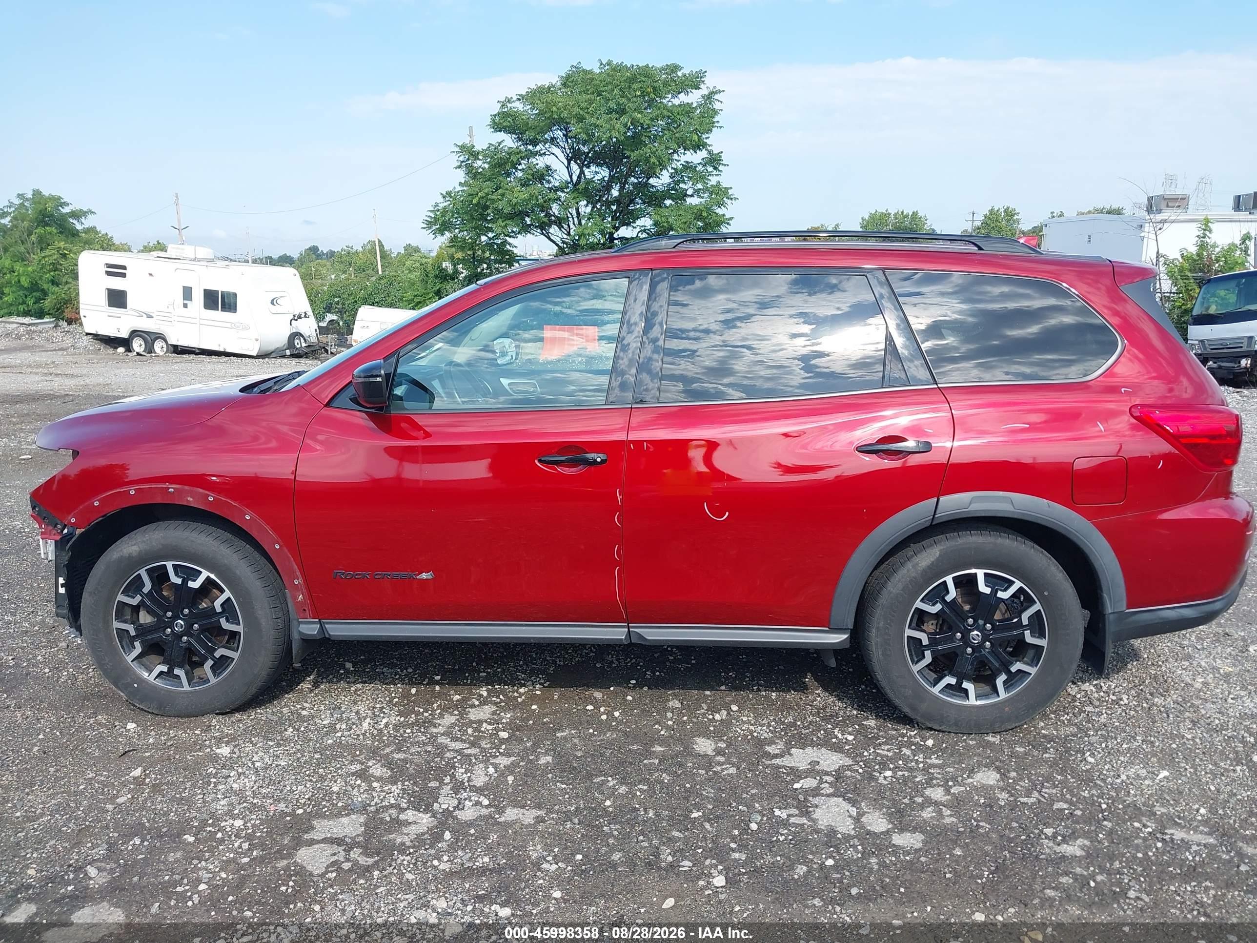 2019 NISSAN PATHFINDER SV