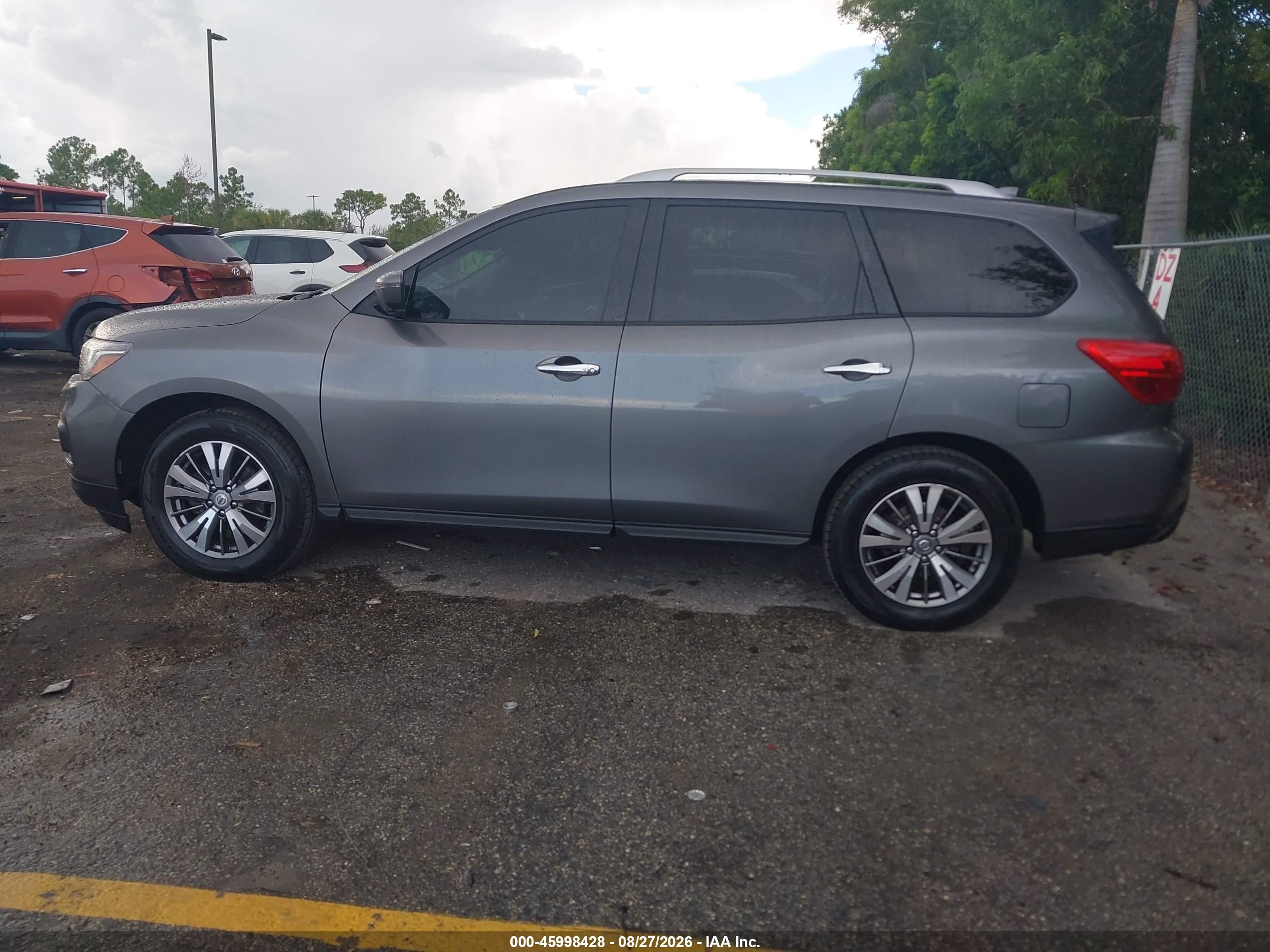 2019 NISSAN PATHFINDER SL