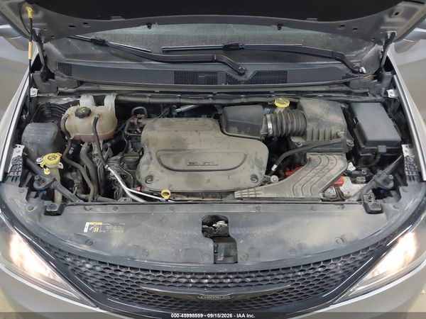 2020 CHRYSLER PACIFICA TOURING L — I10