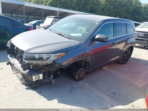 2019 TOYOTA HIGHLANDER SE
