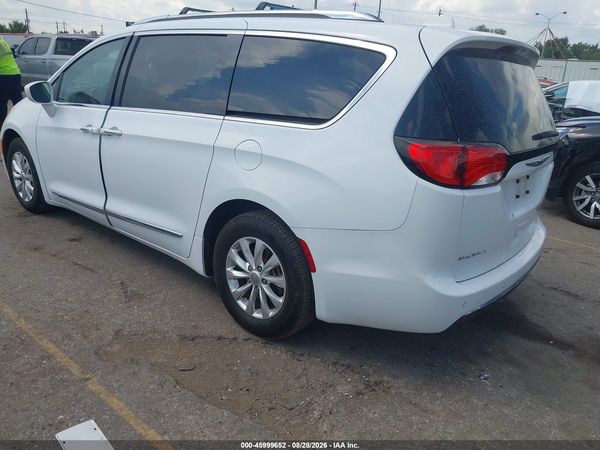 2019 CHRYSLER PACIFICA TOURING L — I3