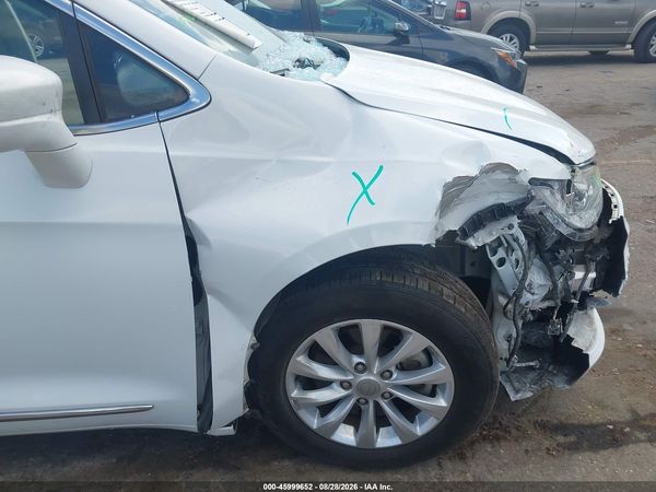 2019 CHRYSLER PACIFICA TOURING L — I6