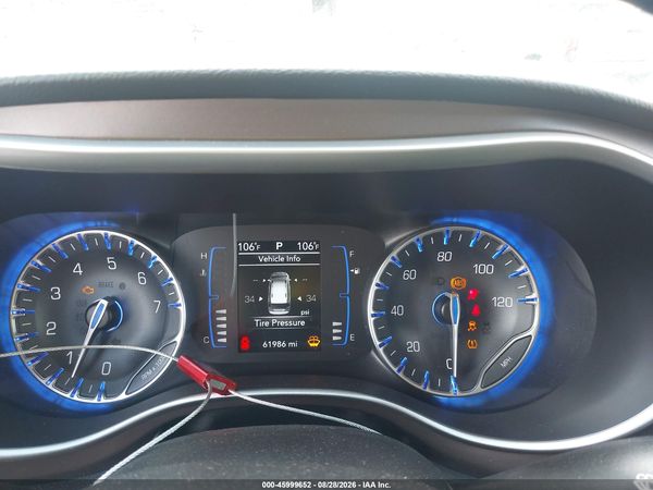2019 CHRYSLER PACIFICA TOURING L — I7