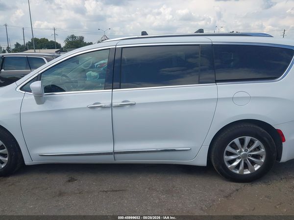 2019 CHRYSLER PACIFICA TOURING L — I117