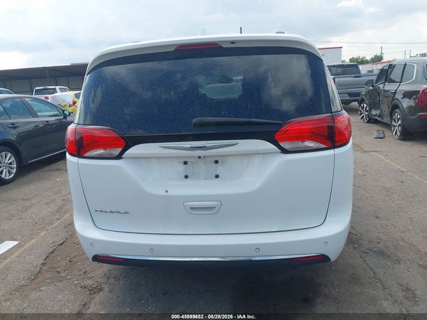 2019 CHRYSLER PACIFICA TOURING L — I119