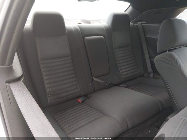 2012 DODGE CHALLENGER SXT — I8