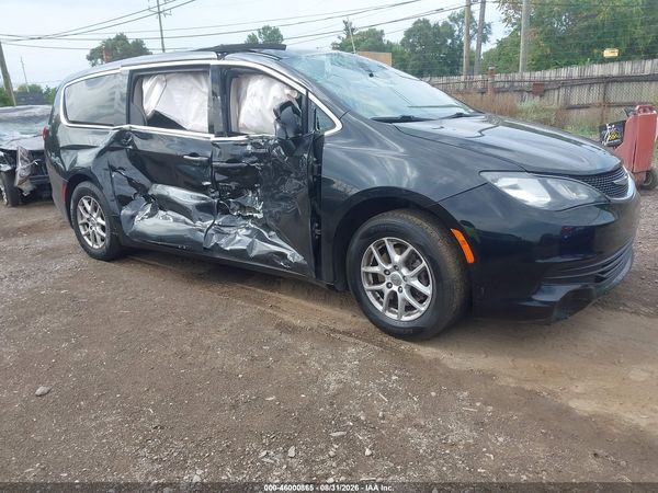 2019 CHRYSLER PACIFICA LX — I1