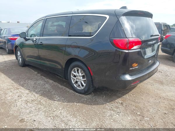 2019 CHRYSLER PACIFICA LX — I3