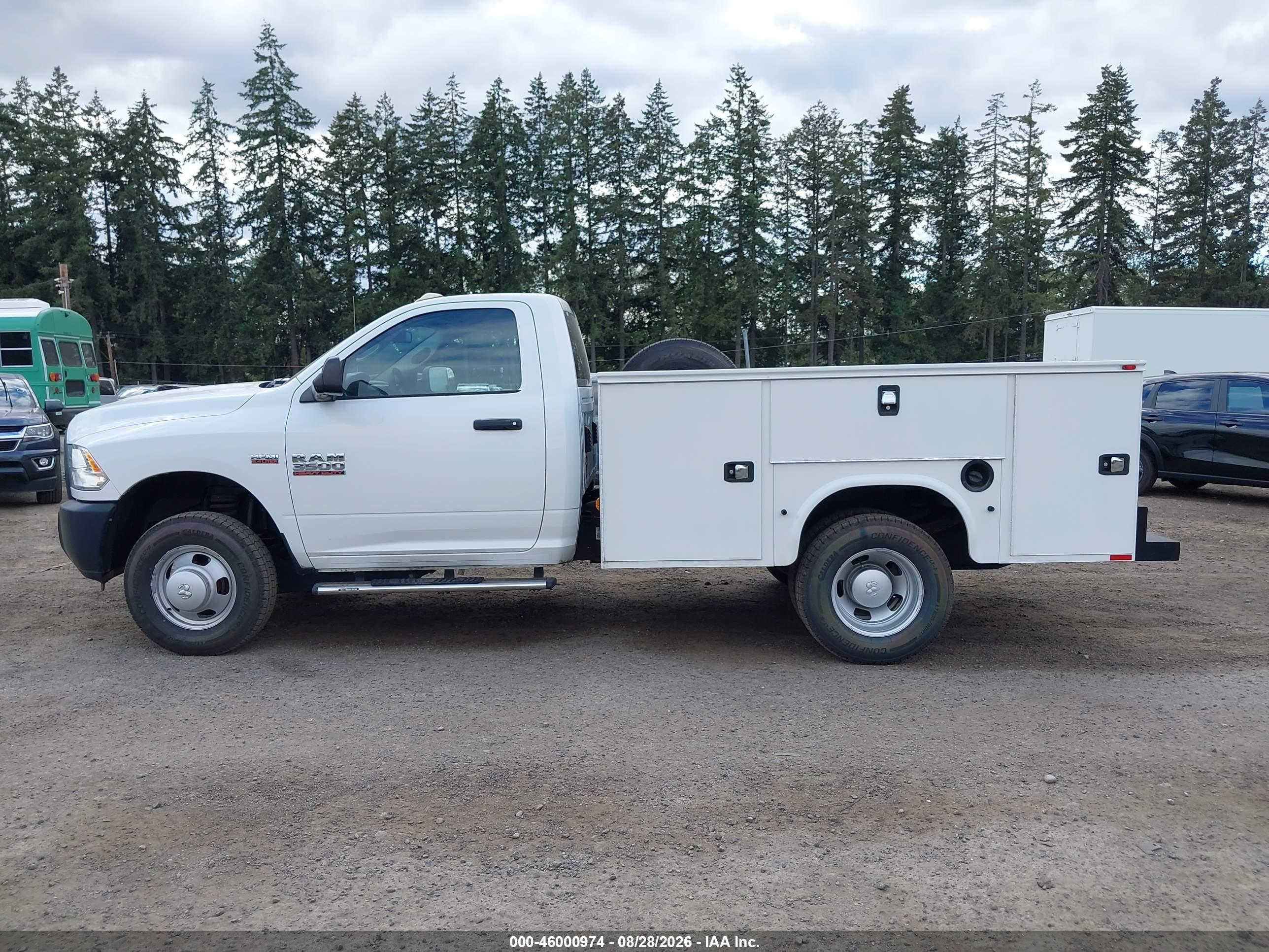 2016 RAM 3500 CHASSIS TRADESMAN/SLT
