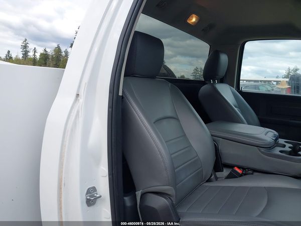 2016 RAM 3500 CHASSIS TRADESMAN/SLT