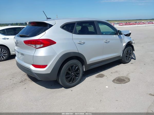 2017 HYUNDAI TUCSON SE — I4