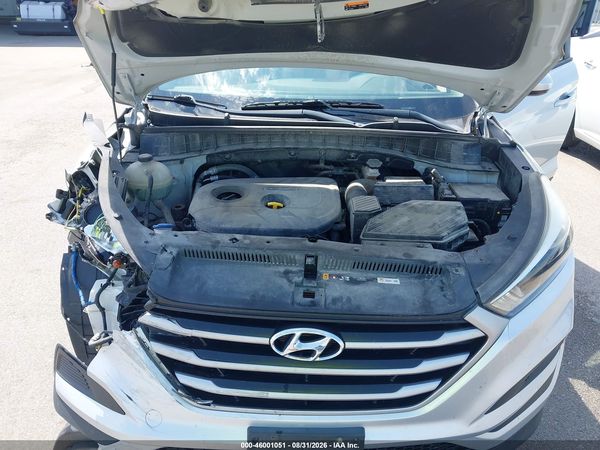 2017 HYUNDAI TUCSON SE — I10