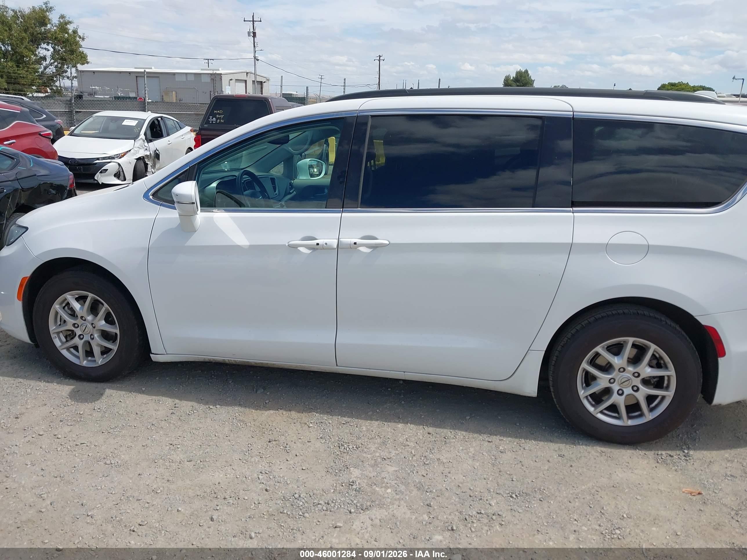 2022 CHRYSLER PACIFICA TOURING L