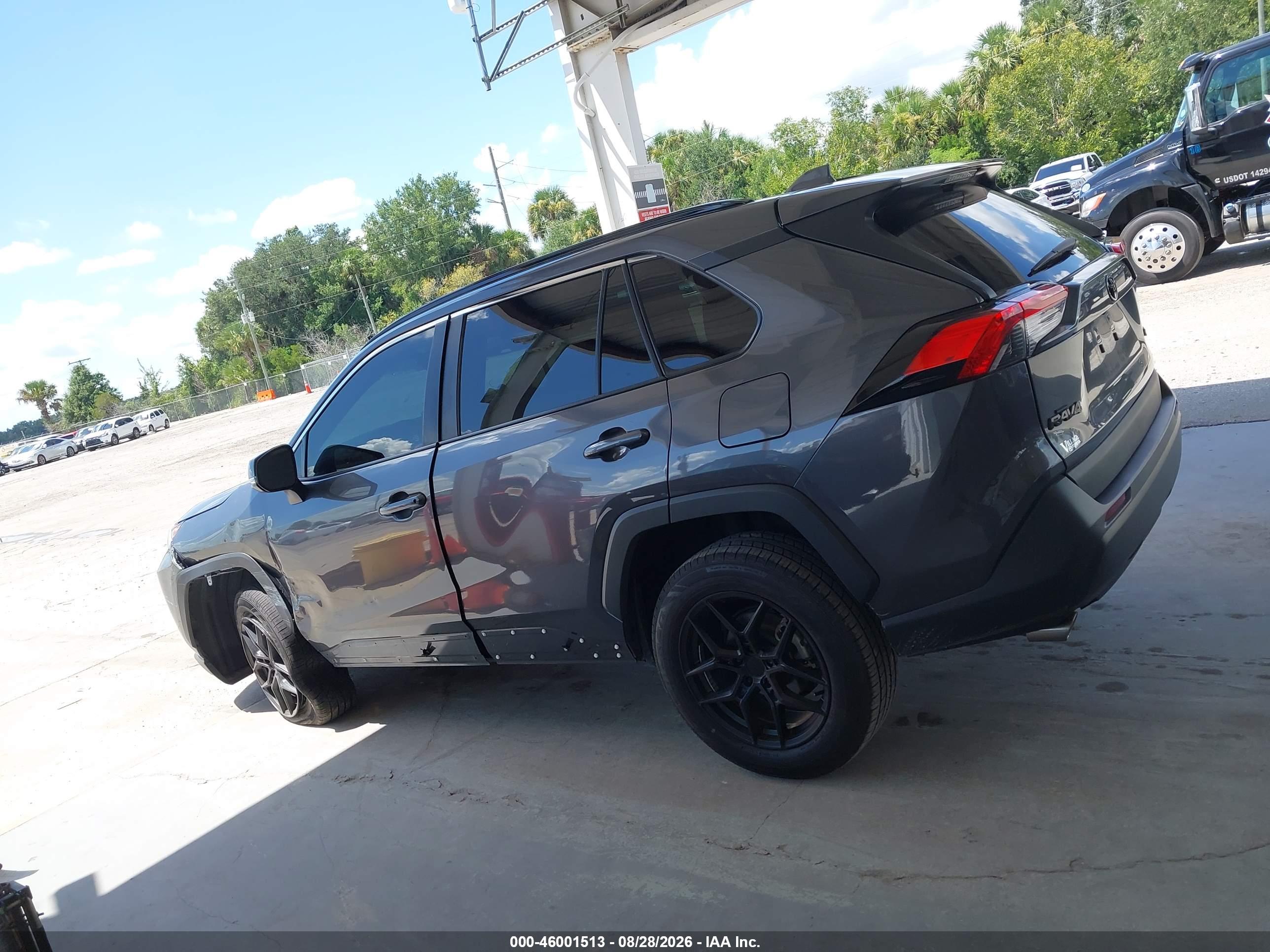 2024 TOYOTA RAV4 XLE