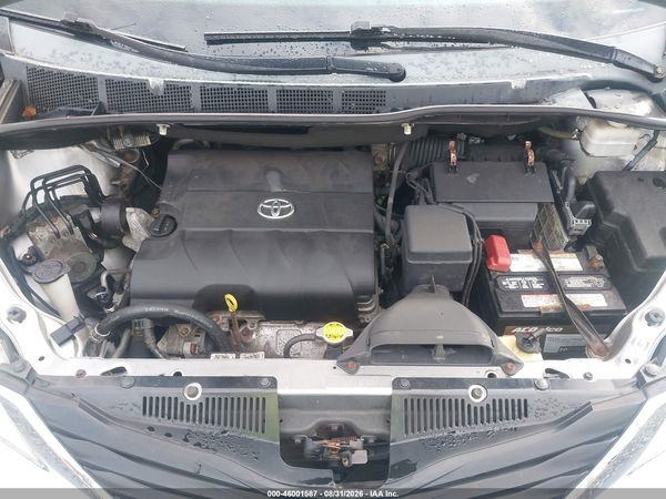 2012 TOYOTA SIENNA LE V6 8 PASSENGER