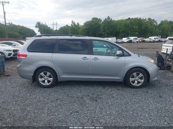 2012 TOYOTA SIENNA LE V6 8 PASSENGER
