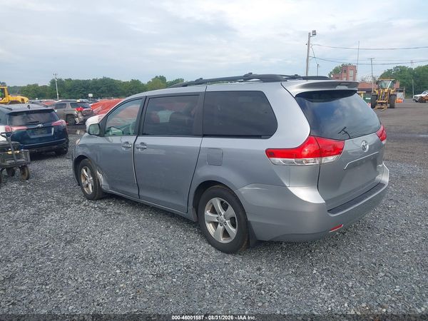 2012 TOYOTA SIENNA LE V6 8 PASSENGER
