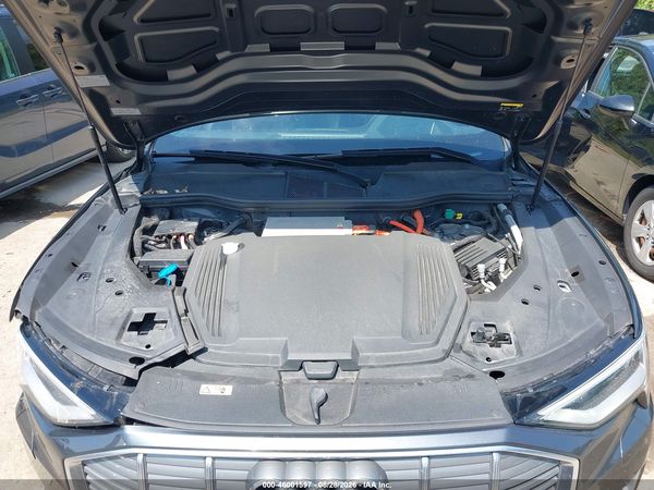 2019 AUDI E-TRON PREMIUM PLUS — I10