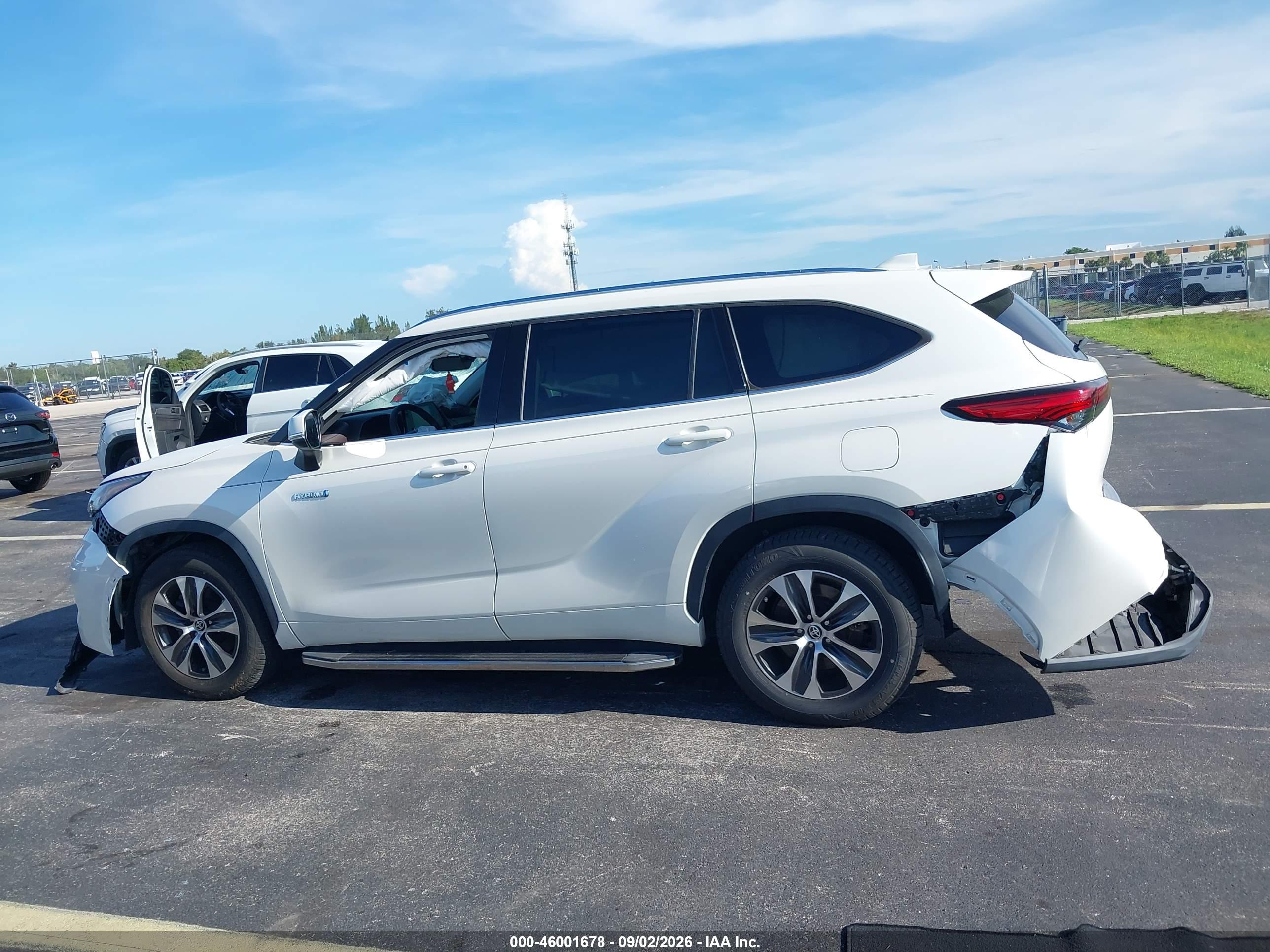 2020 TOYOTA HIGHLANDER HYBRID XLE