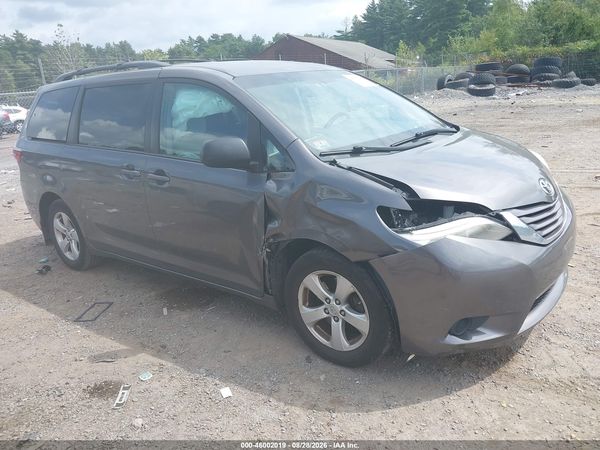 2017 TOYOTA SIENNA LE 8 PASSENGER — I1