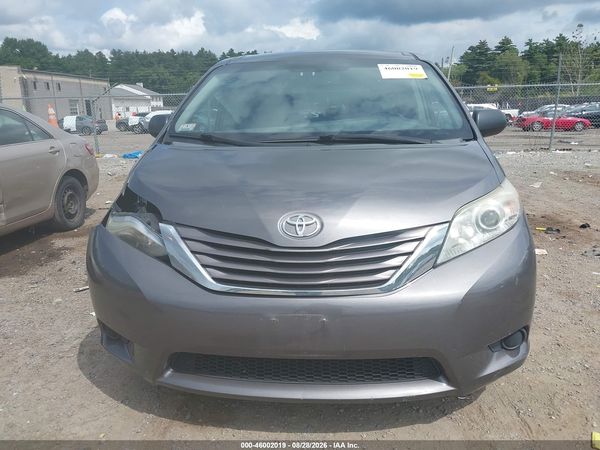 2017 TOYOTA SIENNA LE 8 PASSENGER — I115