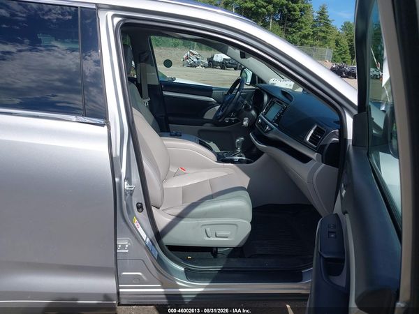2017 TOYOTA HIGHLANDER XLE